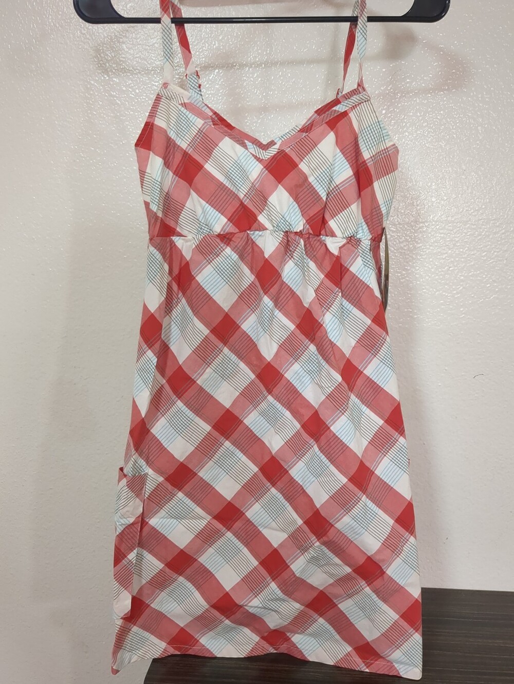 Roxy Women's Sz SM. Smocked Spaghetti Strap Red Plaid Mini Sundress with Pockets